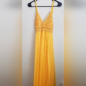 Forever 21 Yellow Maxi Dress
